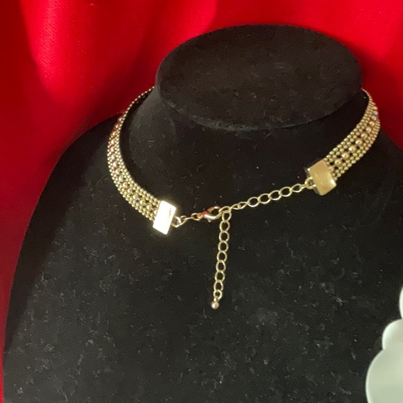 Elegant, goldtone, adjustable choker/collar.  No maker’s mark. - Picture 4 of 6